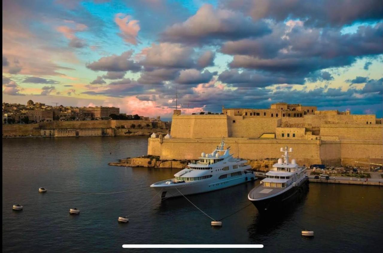 Stunning Holiday Home With Gorgeous Harbour Views Senglea Exterior photo